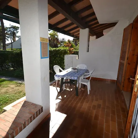 Apartmán Two-level Flat With Garden And Pool *