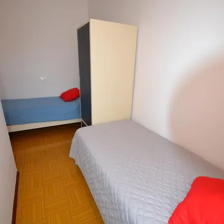 Apartmán Two-level Flat With Garden And Pool *