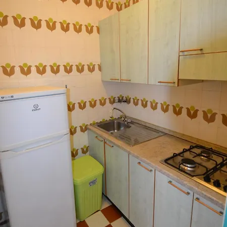 Apartmán Two-level Flat With Garden And Pool *