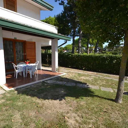 Two-level Flat With Garden And Pool Apartmán *