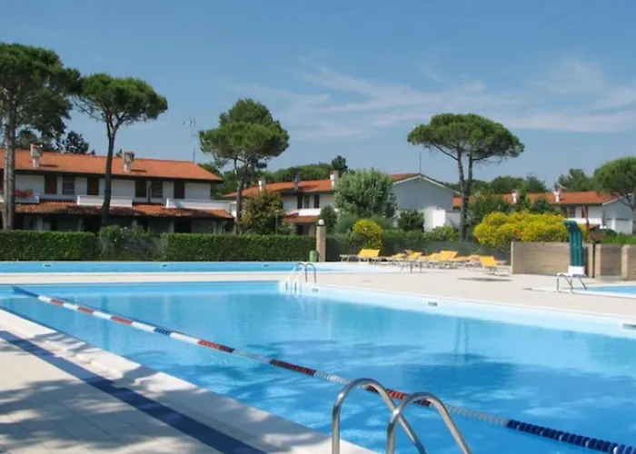 Two-level Flat With Garden And Pool Apartman Bibione